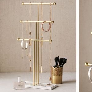 Trigem Tabletop Jewelry Stand / Holder